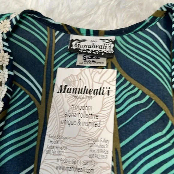 NWT Manuhealii Butterfly Kimono Lei
Hulu Dark Blue OS - Picture 5 of 6